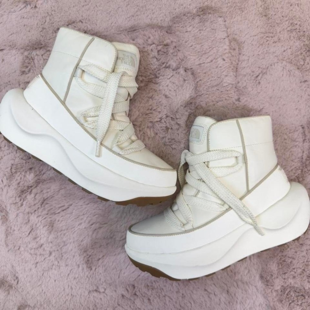 The North Face Platform Winter Boots –‎ Cream / Ivory
